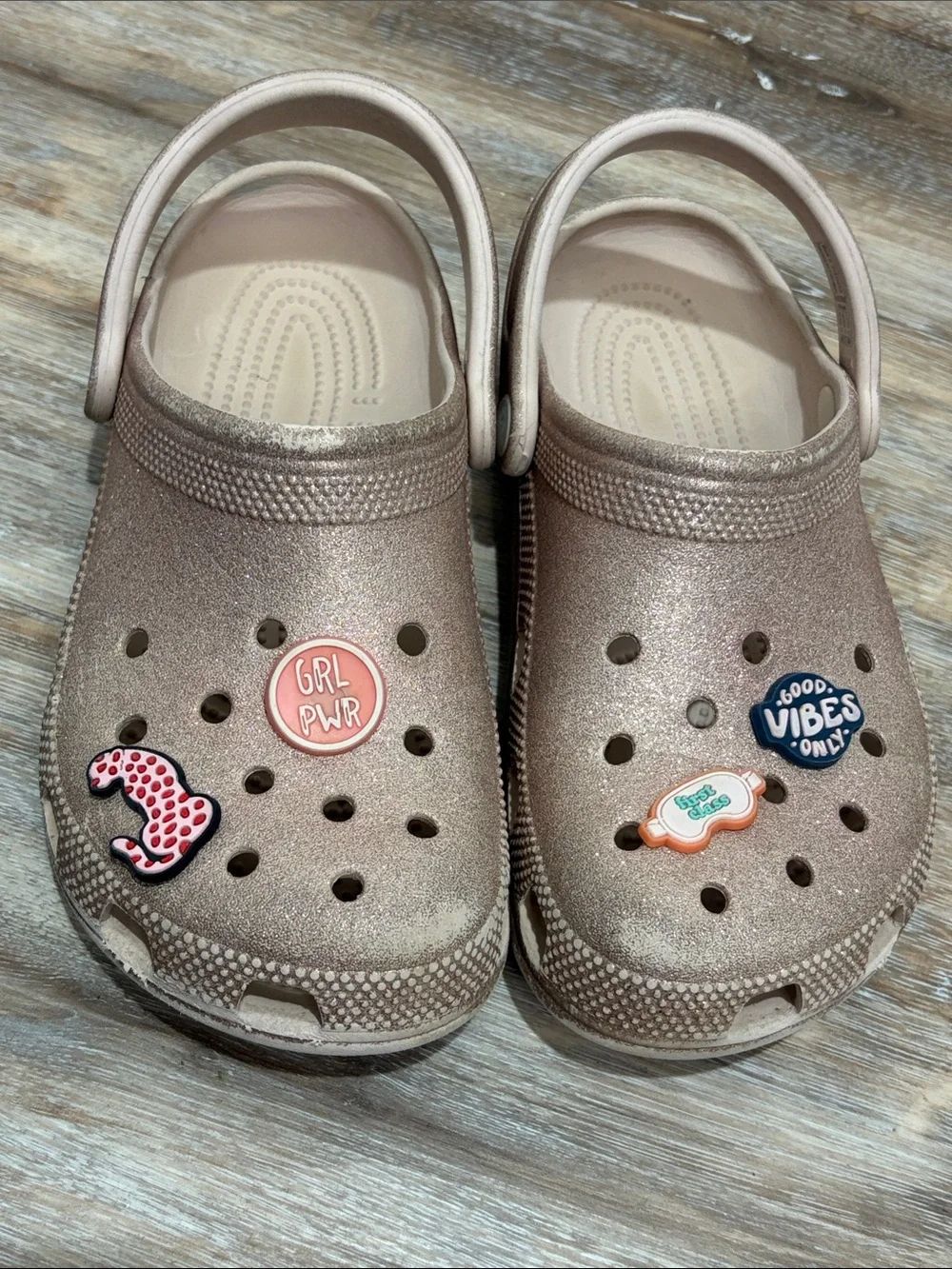 Crocs Classic Quartz Glitter Clogs Size 6  Assorted Jibbitz Charms